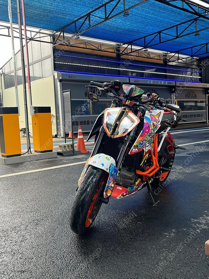 KTM 1290 슈퍼듀크 R 8