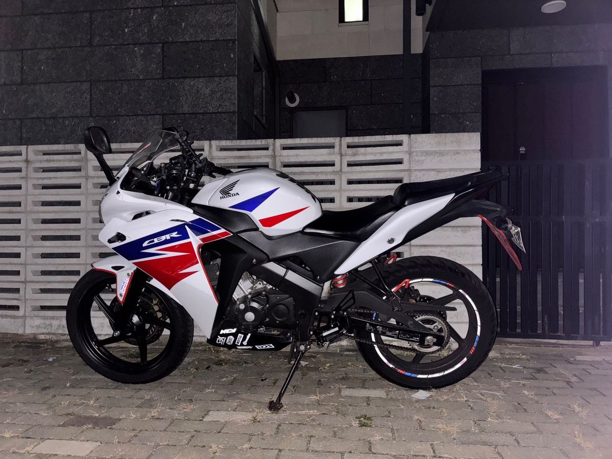 혼다 CBR 125 R 7