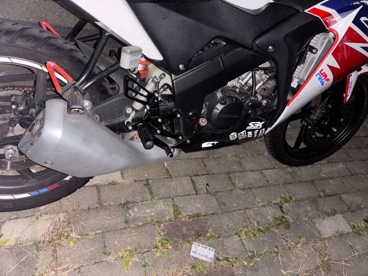 혼다 CBR 125 R 8