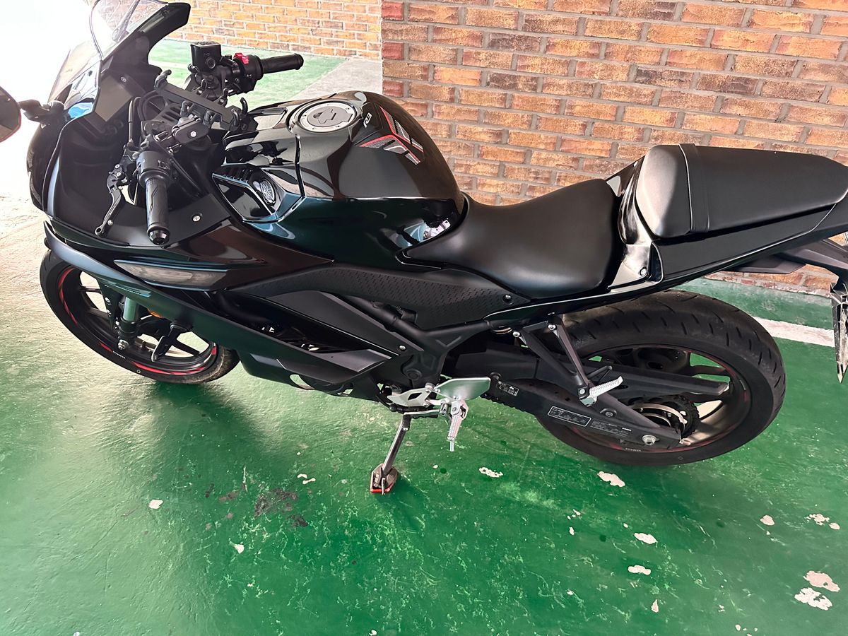 야마하 YZF R3 thumb 2