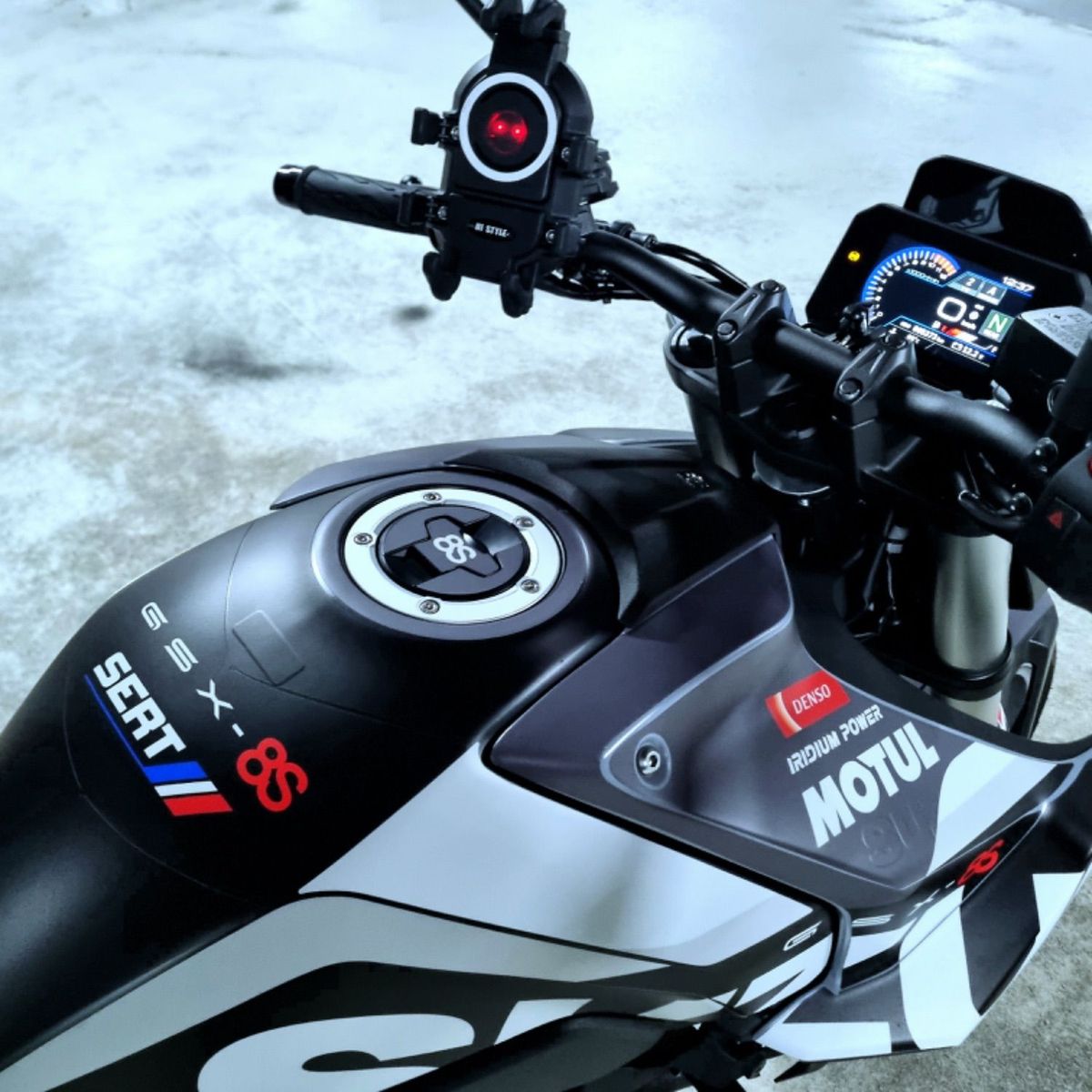 스즈키 GSX 8S 5