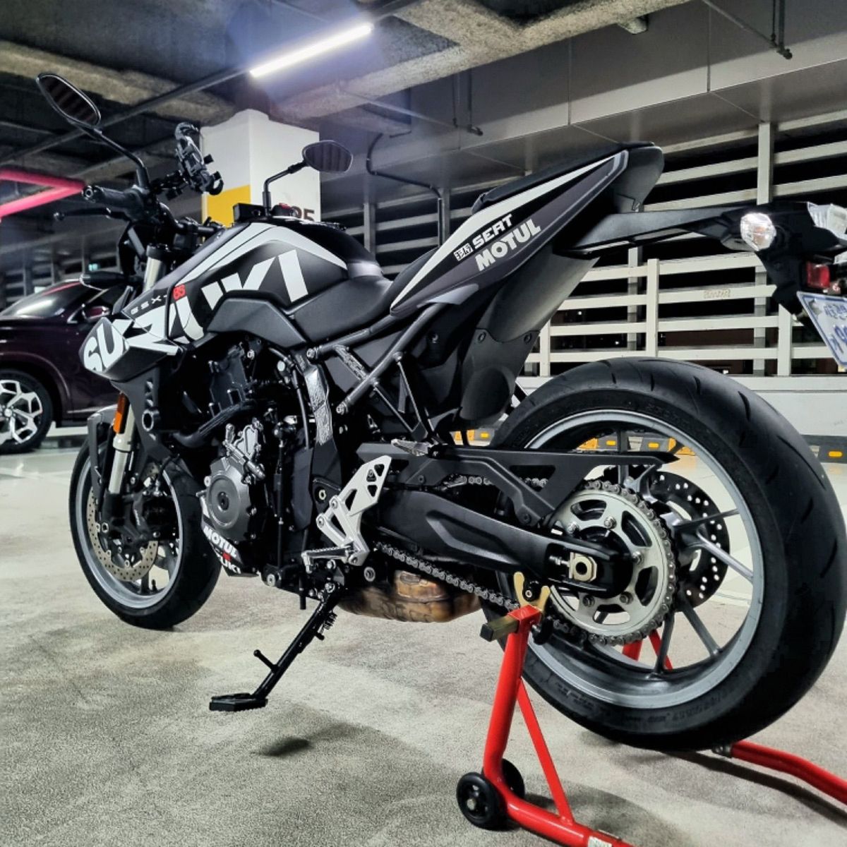 스즈키 GSX 8S 7