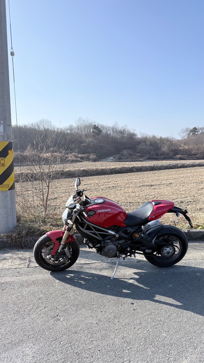 두카티 몬스터 1100 EVO more