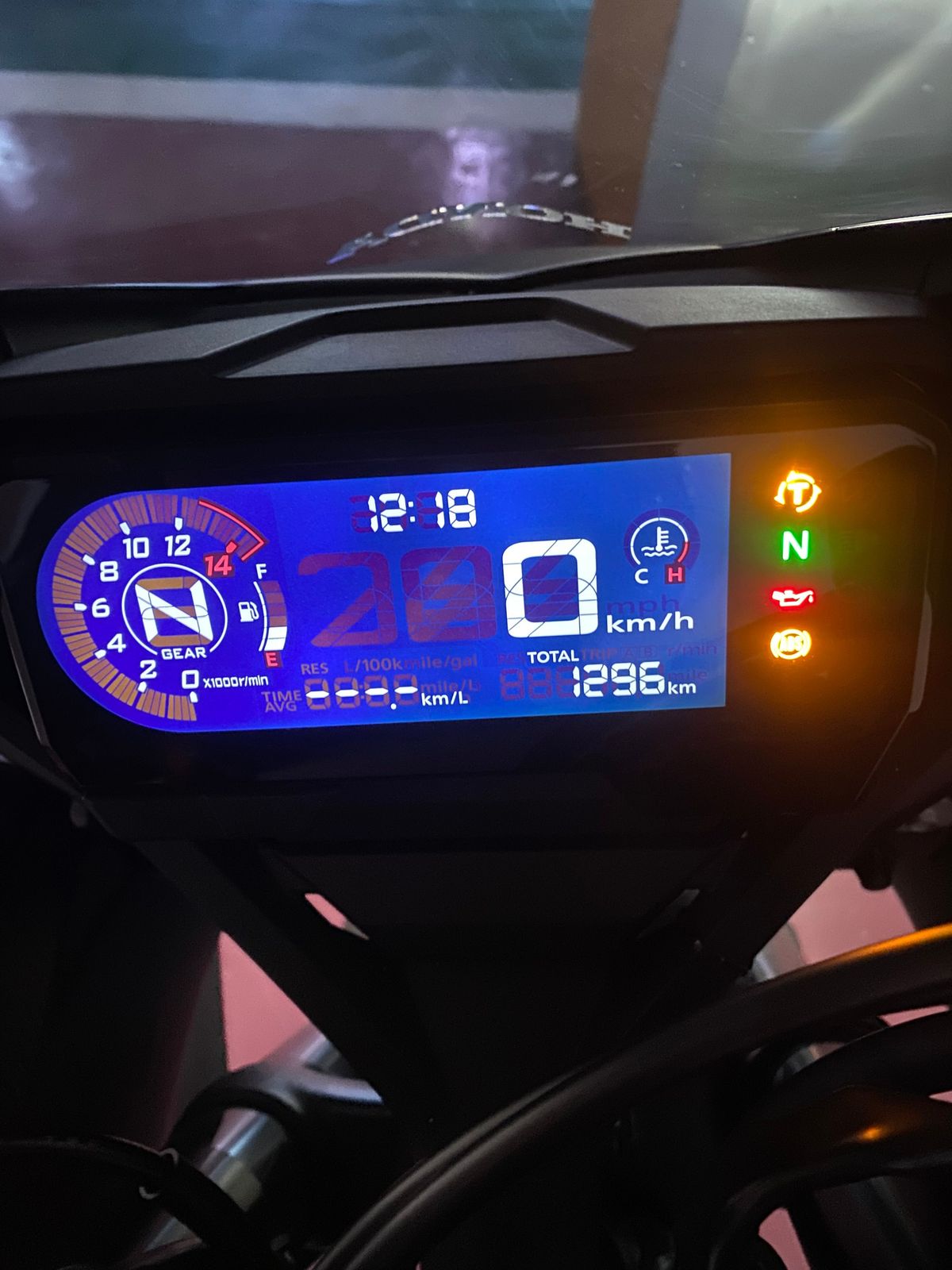 혼다 CBR 650 R MT 9