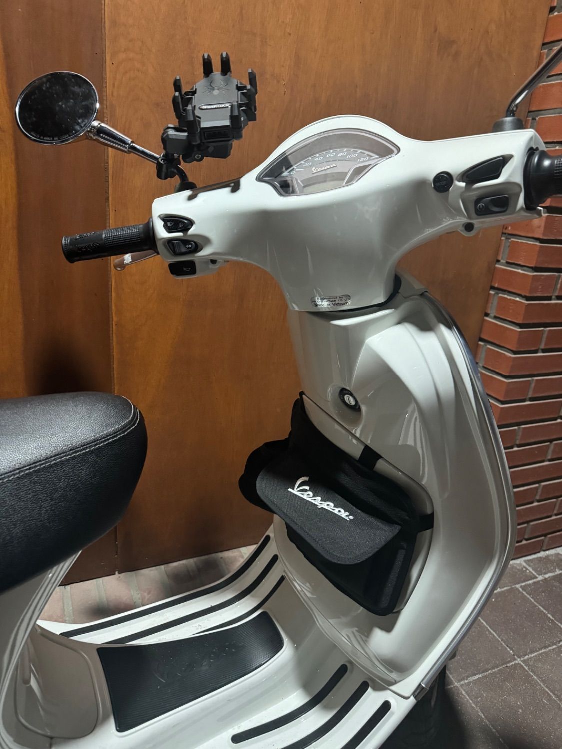 베스파 LX 125 more