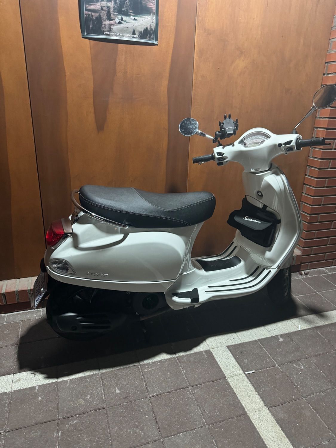 베스파 LX 125 thumb 2