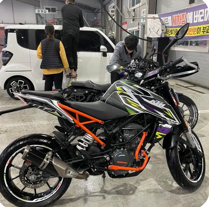 KTM 125 듀크 9