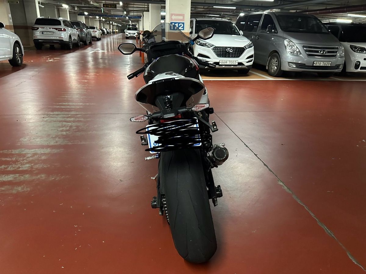 BMW S 1000 RR more
