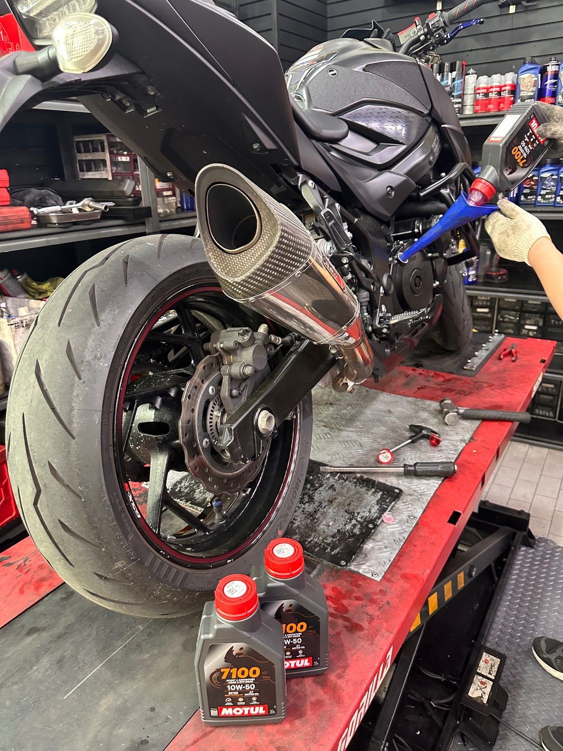 스즈키 GSX S 750 more