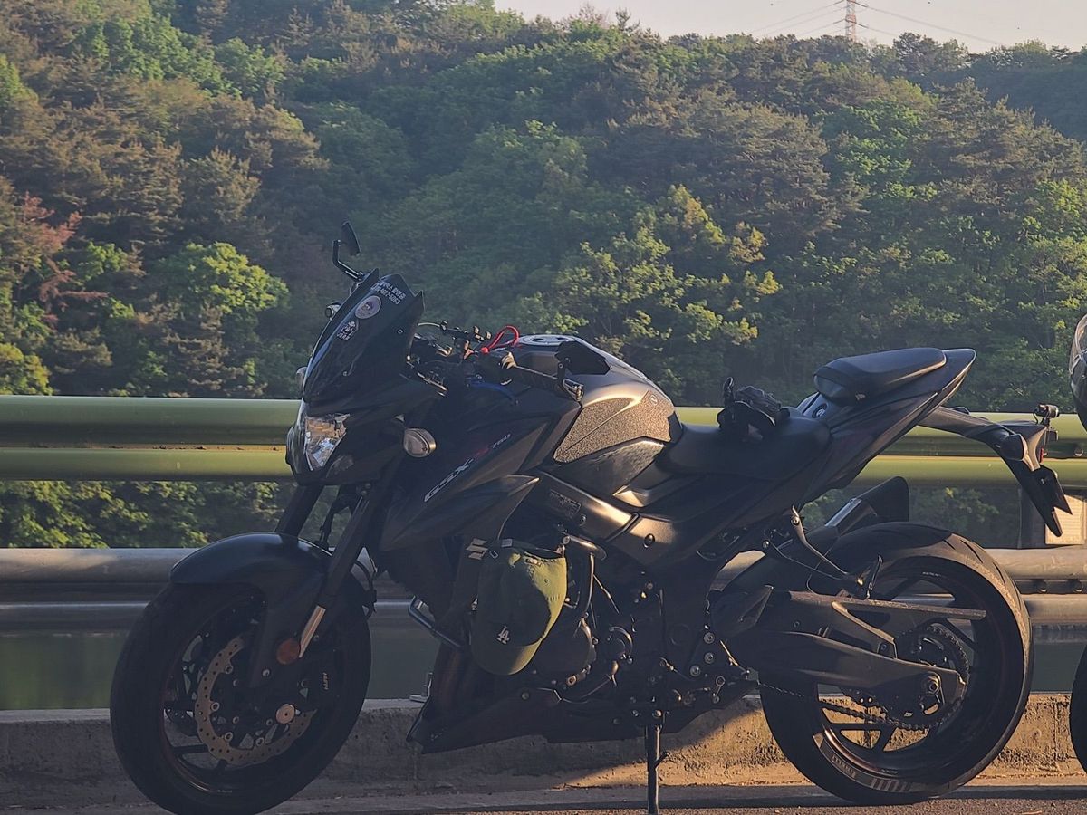 스즈키 GSX S 750 main
