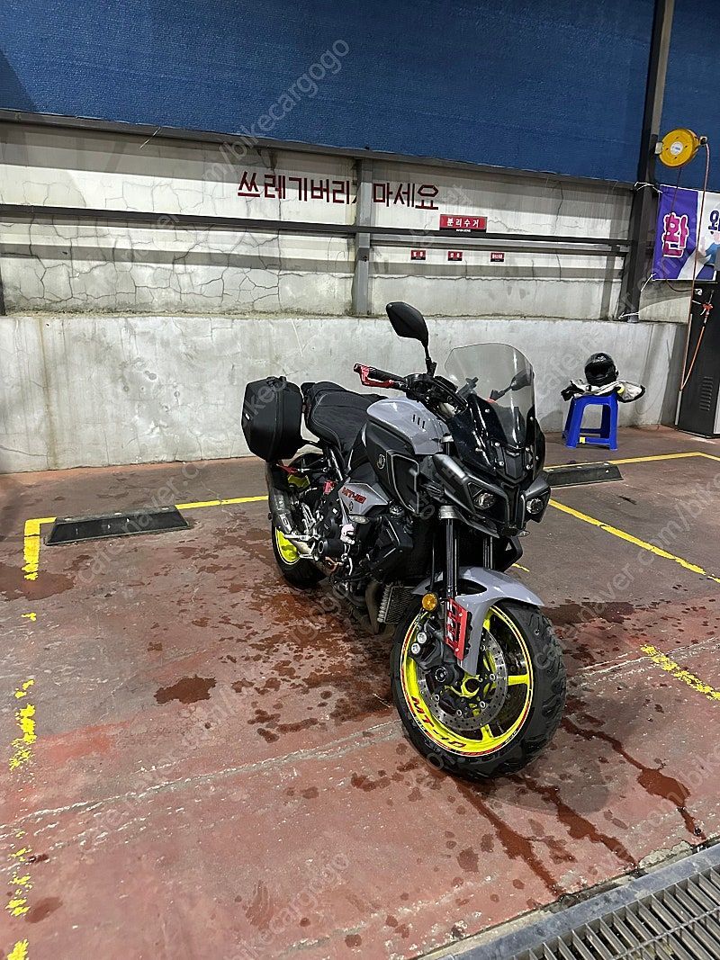 야마하 MT 10 thumb 2