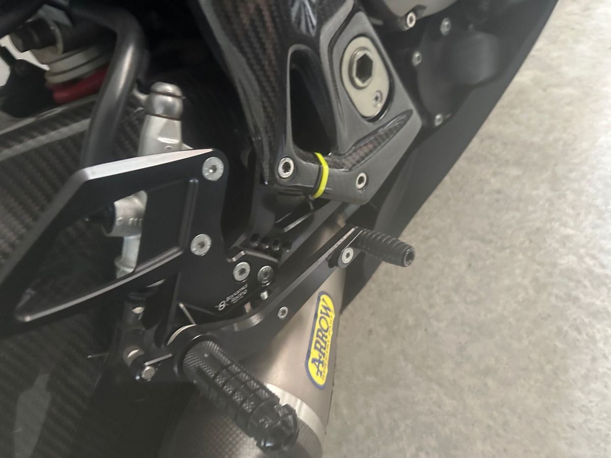 BMW S 1000 RR more