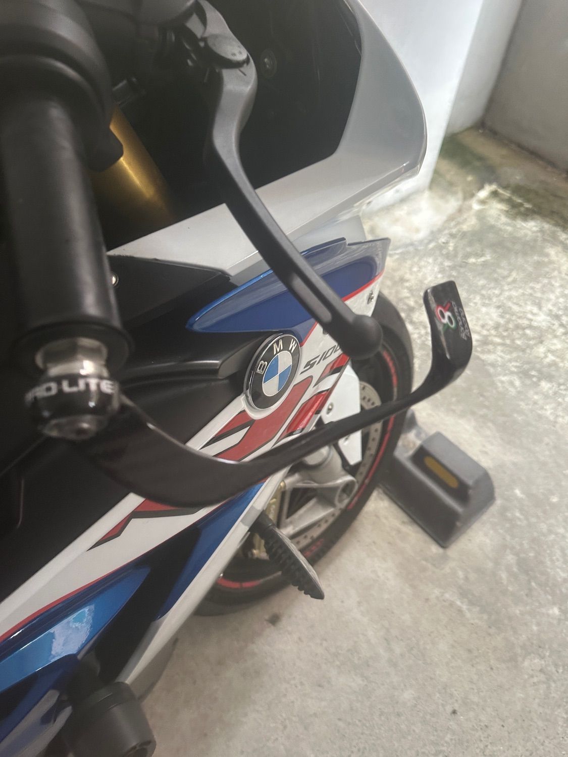 BMW S 1000 RR main