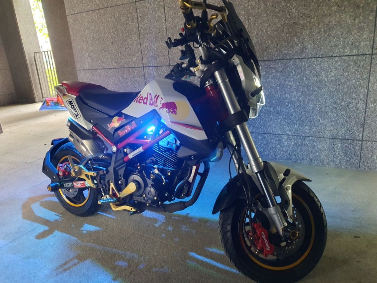 베넬리 TNT 125 8