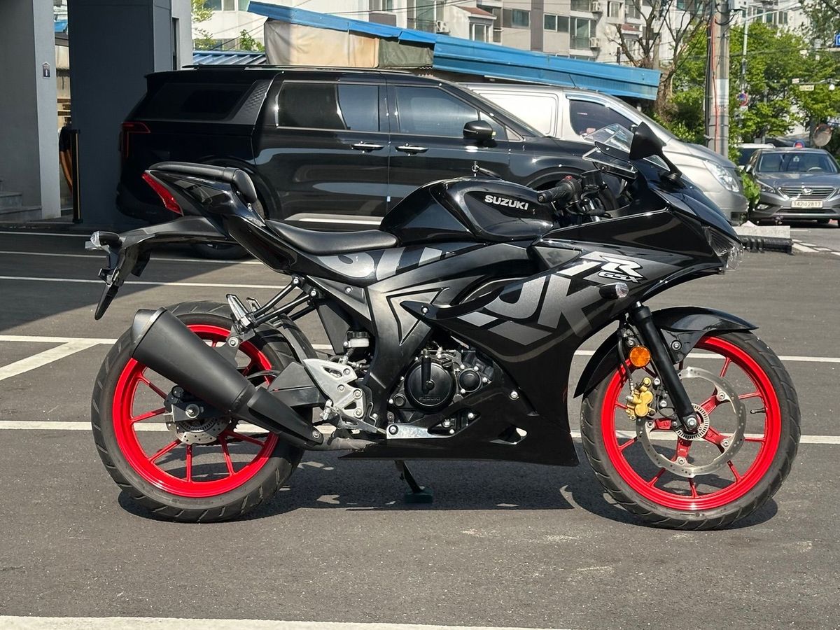 스즈키 GSX R 125 ABS 5