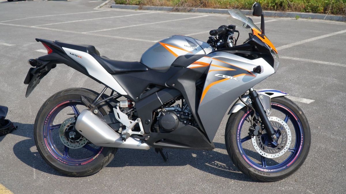 혼다 CBR 125 R 7