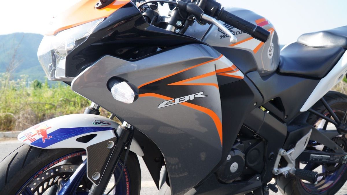 혼다 CBR 125 R 8