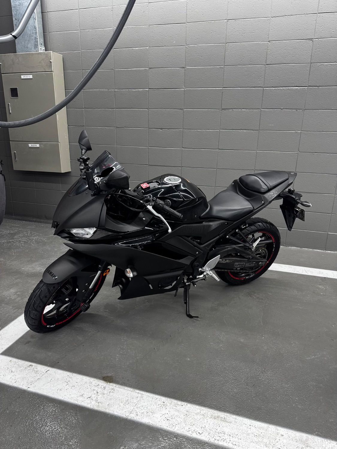 야마하 YZF R3 main