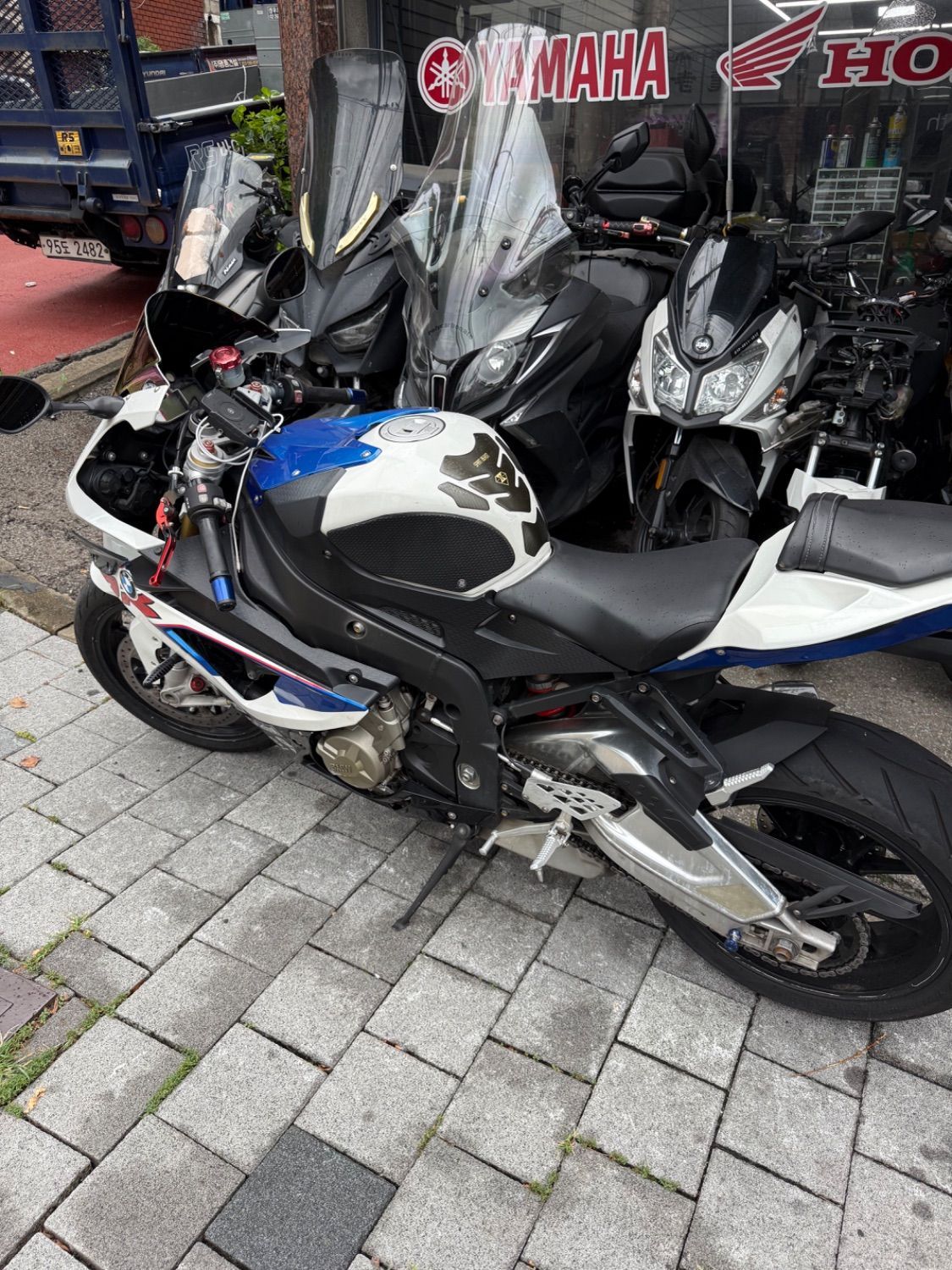 BMW S 1000 RR more