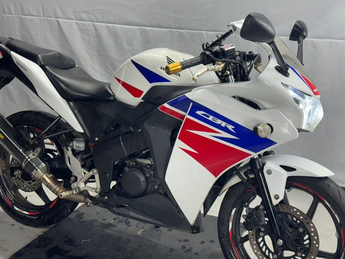 혼다 CBR 125 R thumb 2