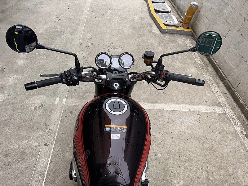 가와사키 Z 900 RS 7