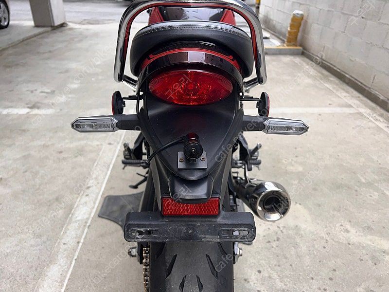 가와사키 Z 900 RS 8