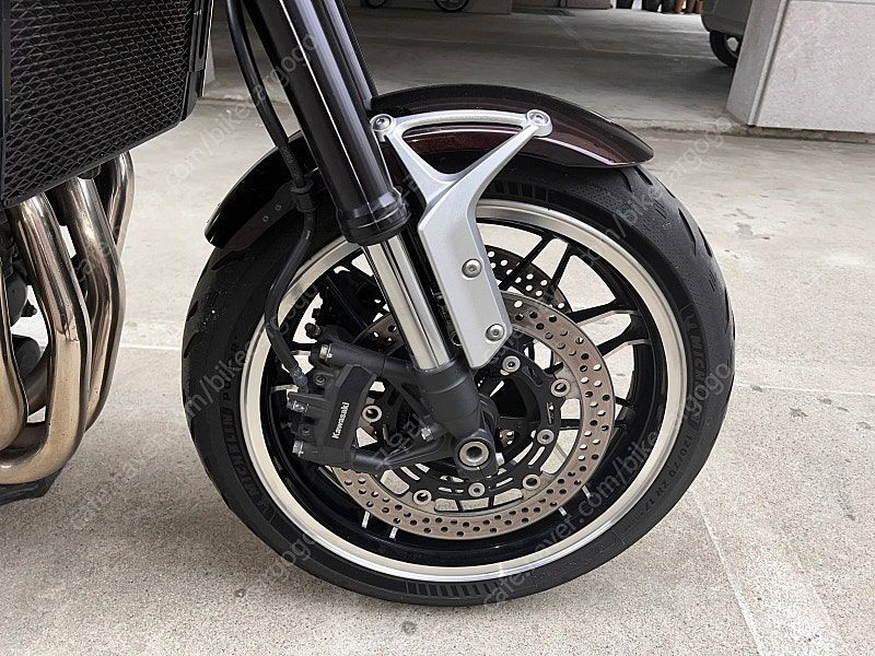 가와사키 Z 900 RS 12