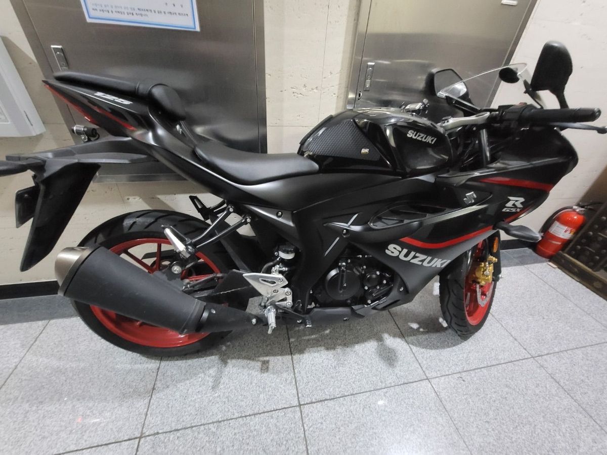 스즈키 GSX R 125 ABS main