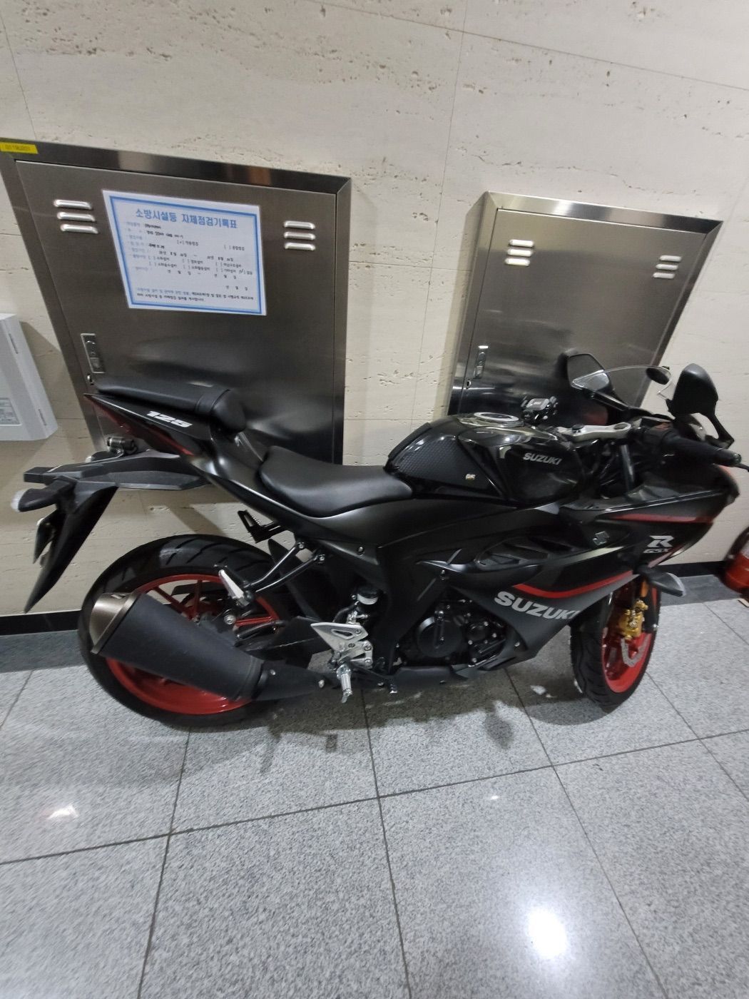 스즈키 GSX R 125 ABS thumb 2