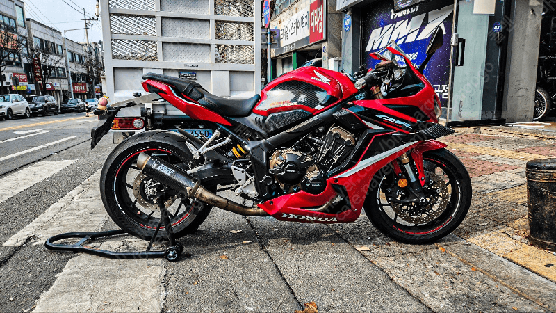 혼다 CBR 650 R MT thumb 2
