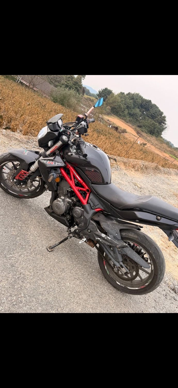 베넬리 TNT 300 more