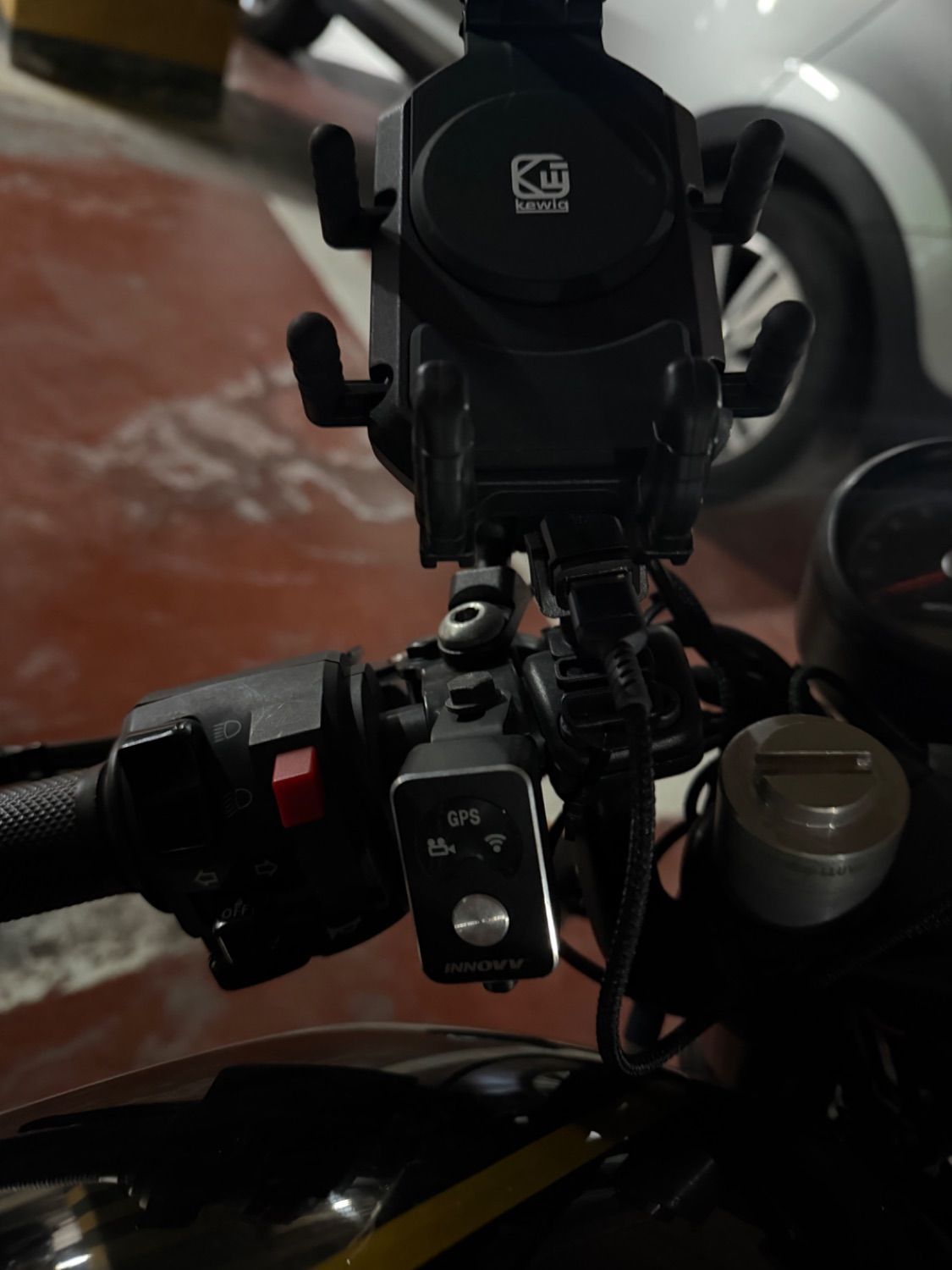 로얄엔필드 컨티넨탈 GT 650 19