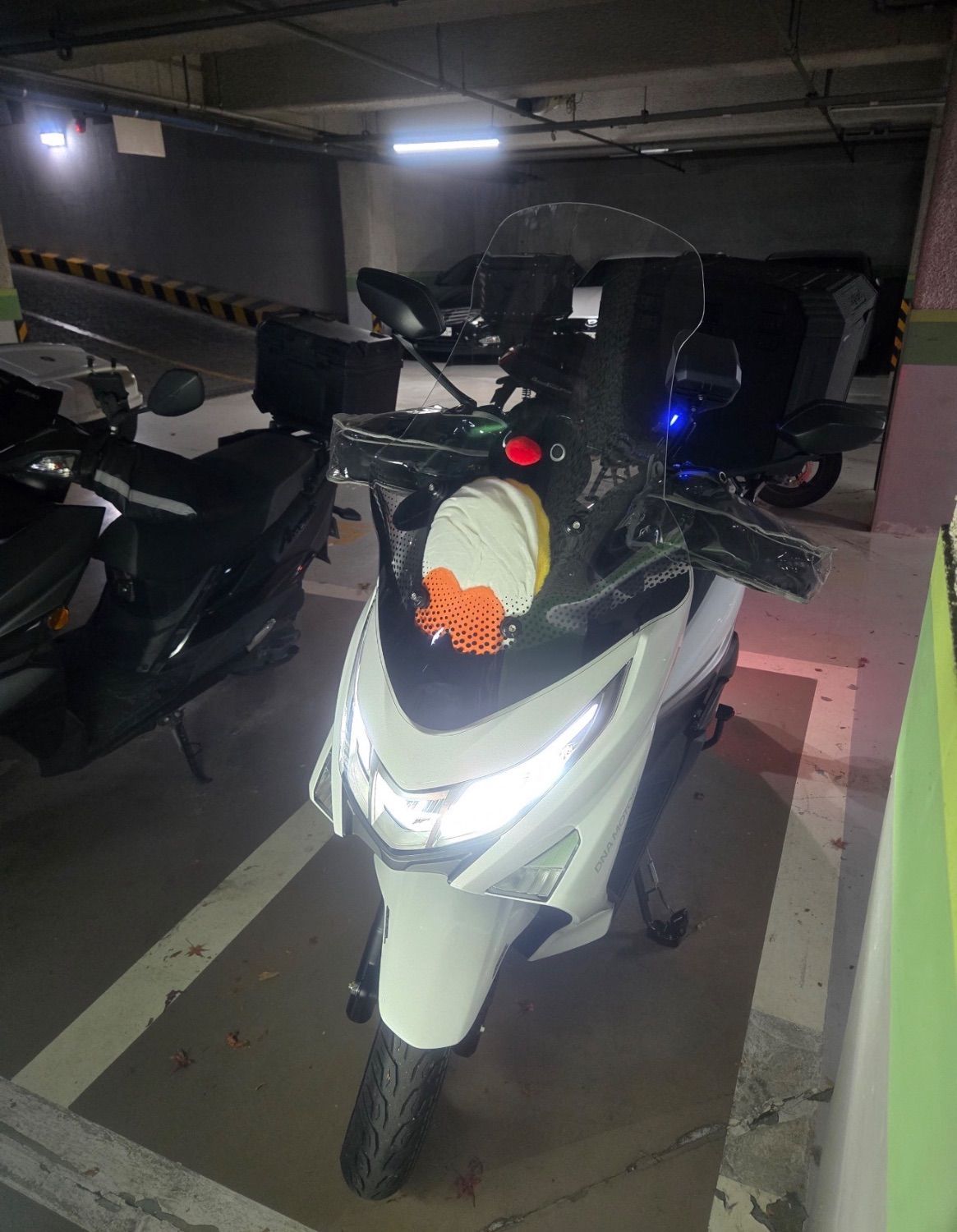 디앤에이모터스 UHR 125 main