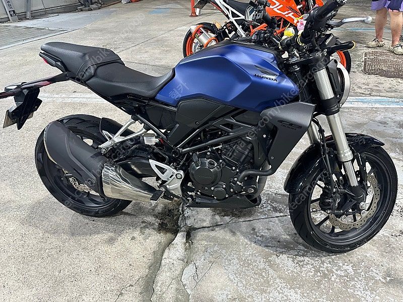 혼다 CB 300 R 4