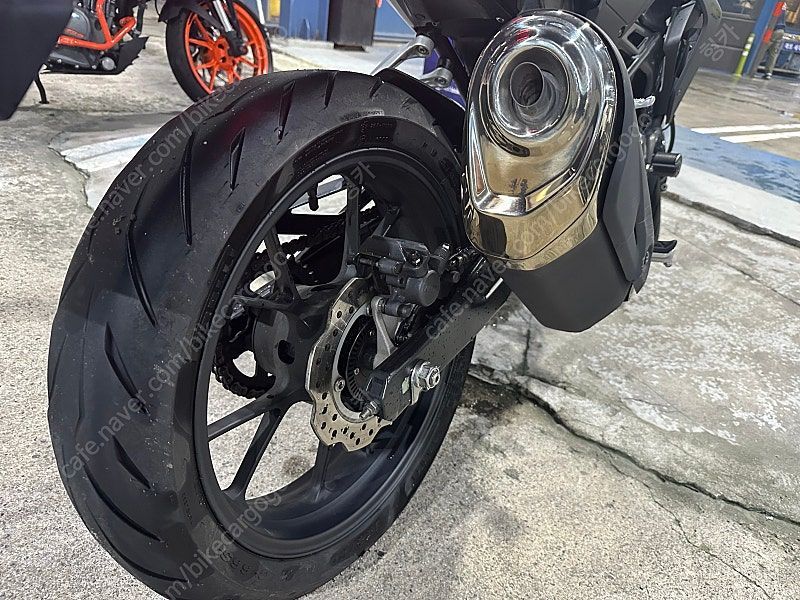 혼다 CB 300 R more