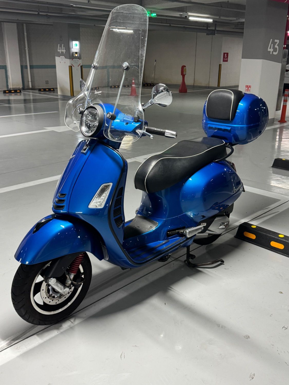 베스파 GTS 125 HPE thumb 2