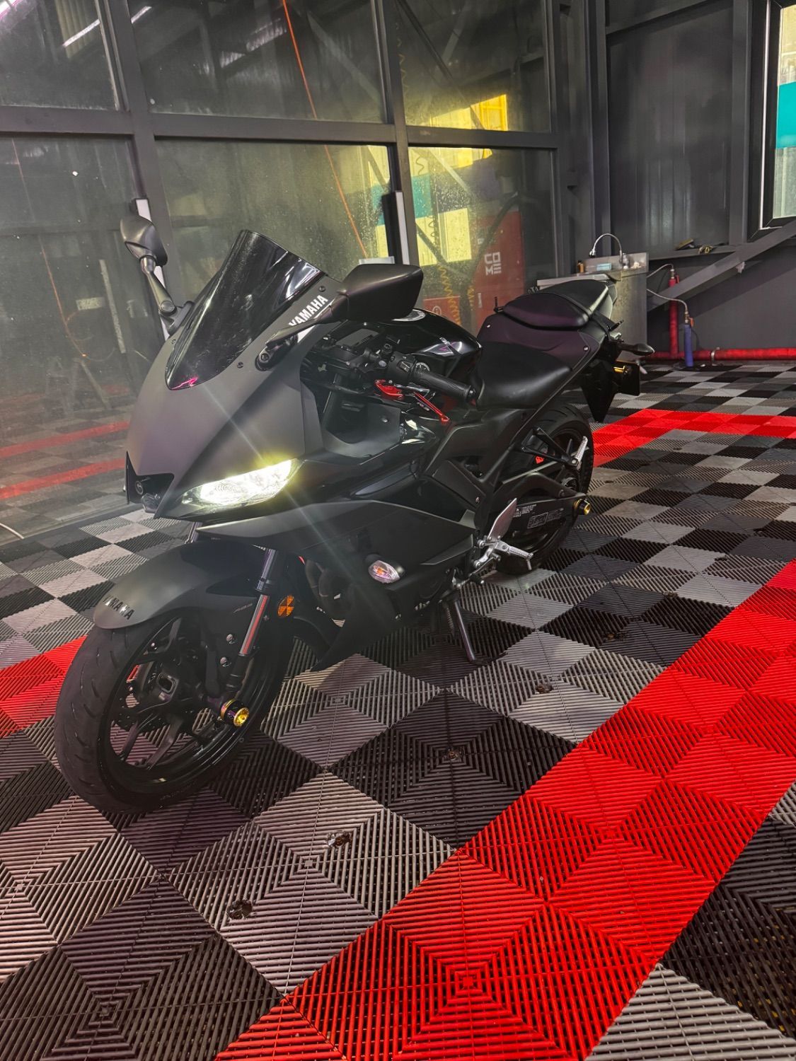 야마하 YZF R3 main