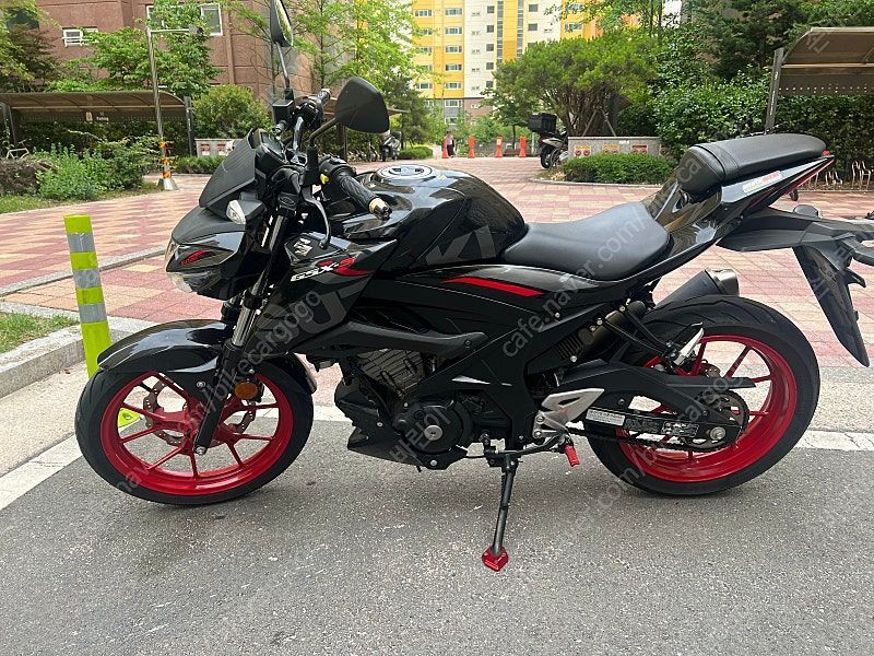 스즈키 GSX S 125 thumb 2