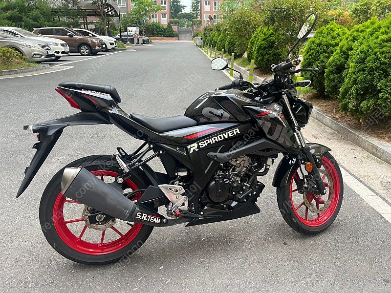 스즈키 GSX S 125 more