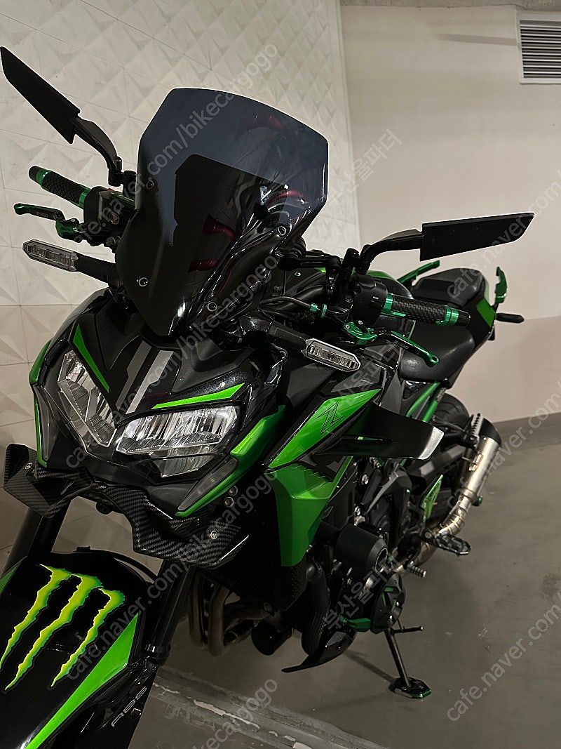 가와사키 Z 900 main