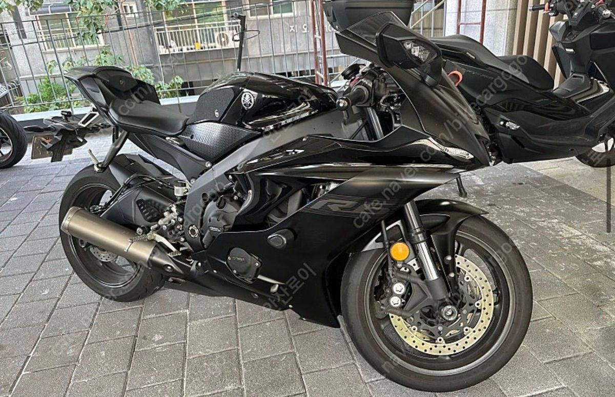 야마하 YZF R6 thumb 2