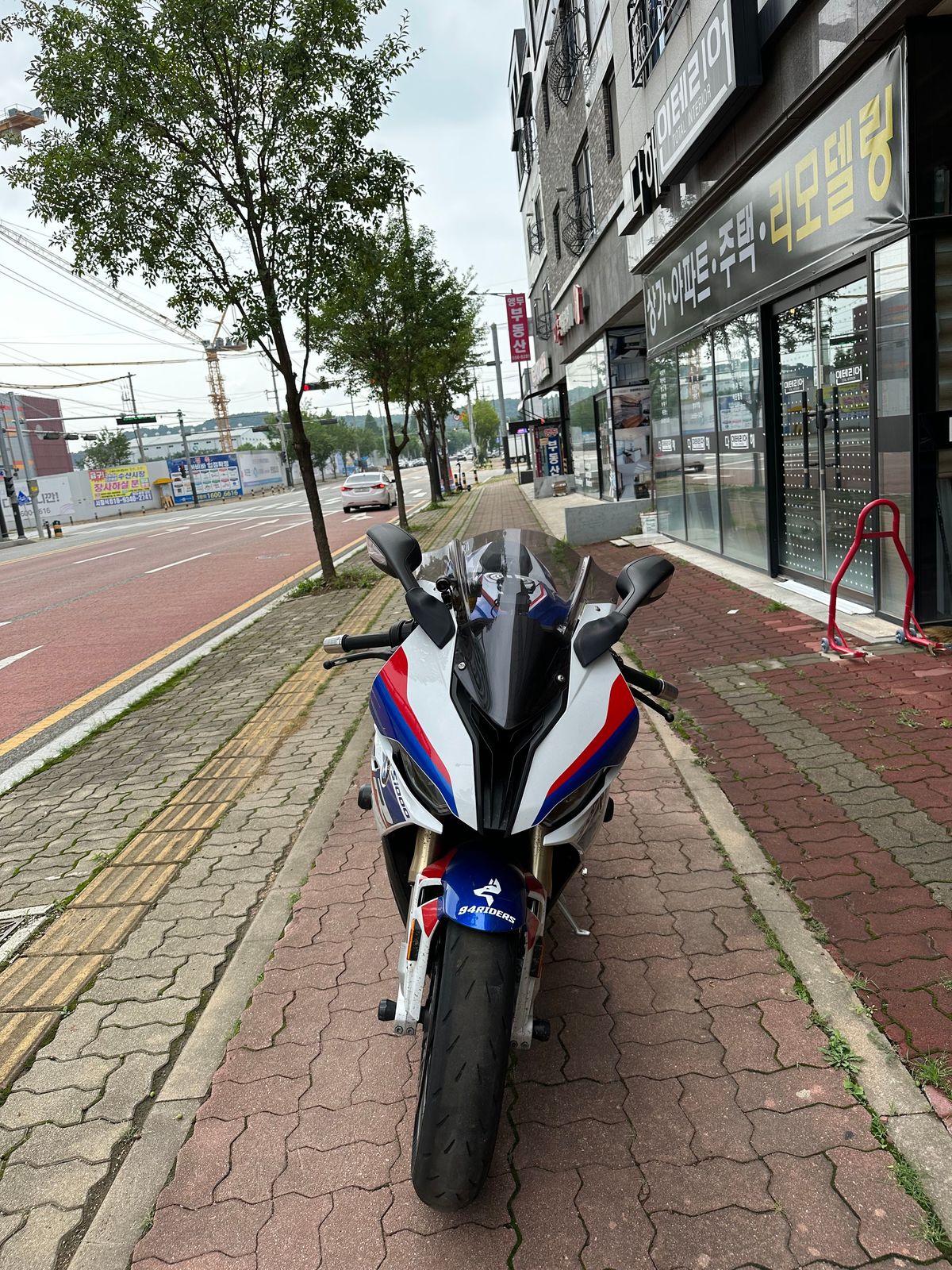 BMW S 1000 RR more