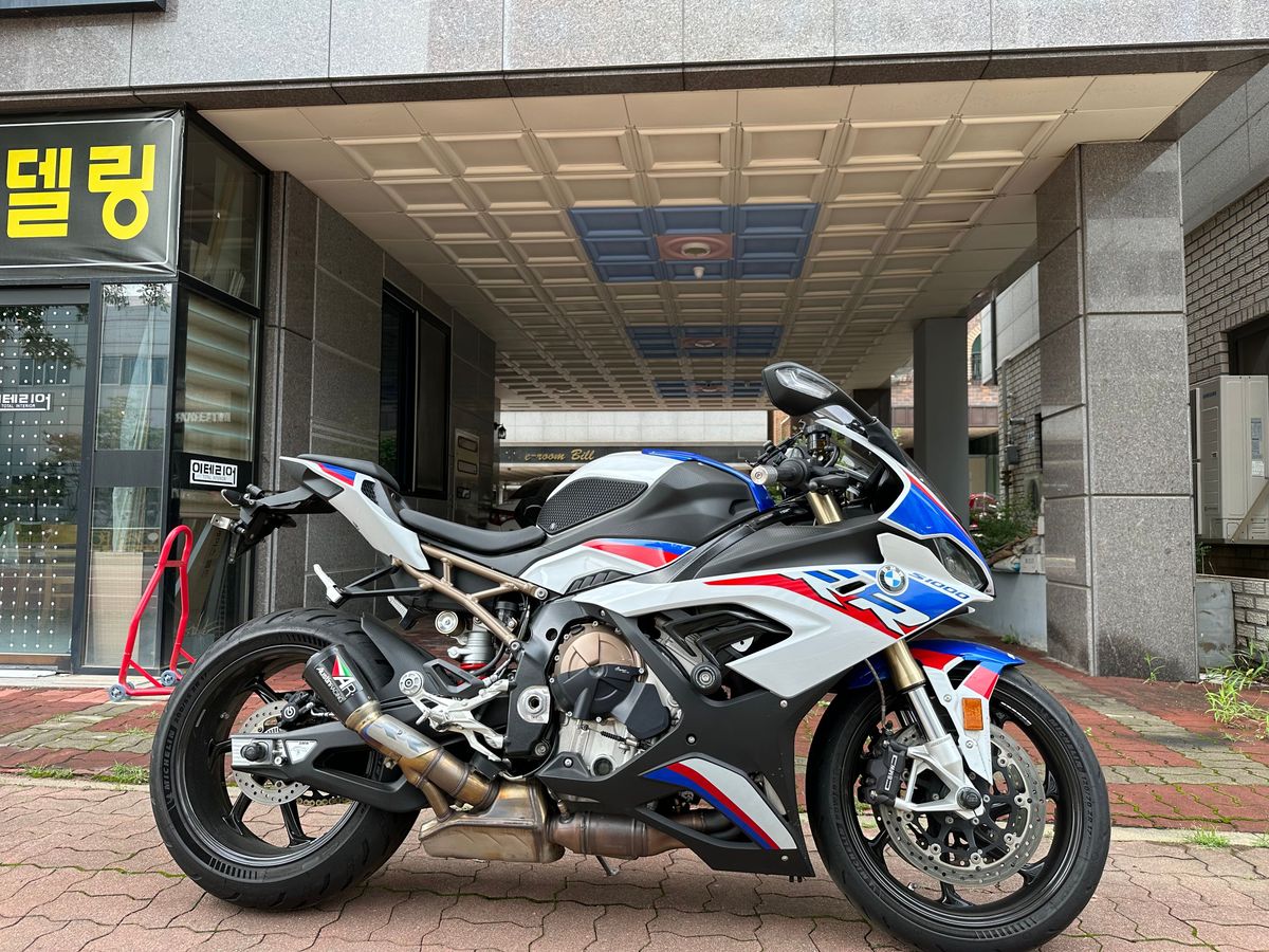 BMW S 1000 RR main