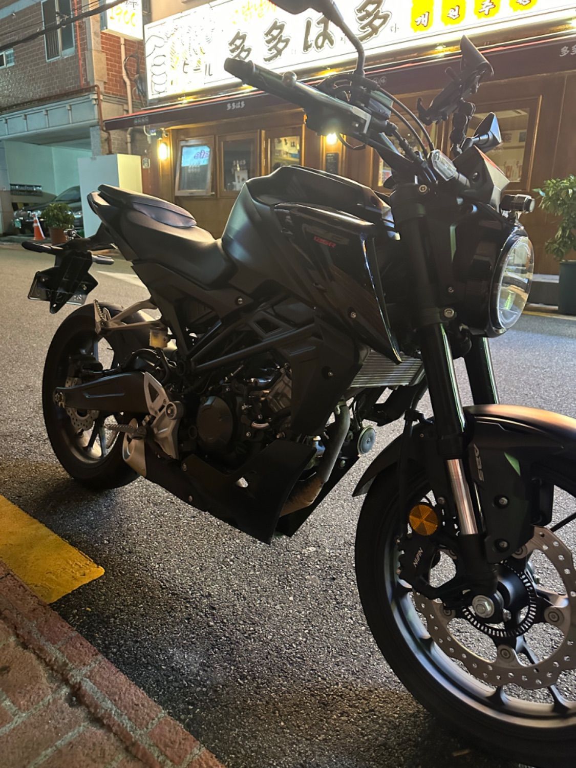 혼다 CB 125 R more