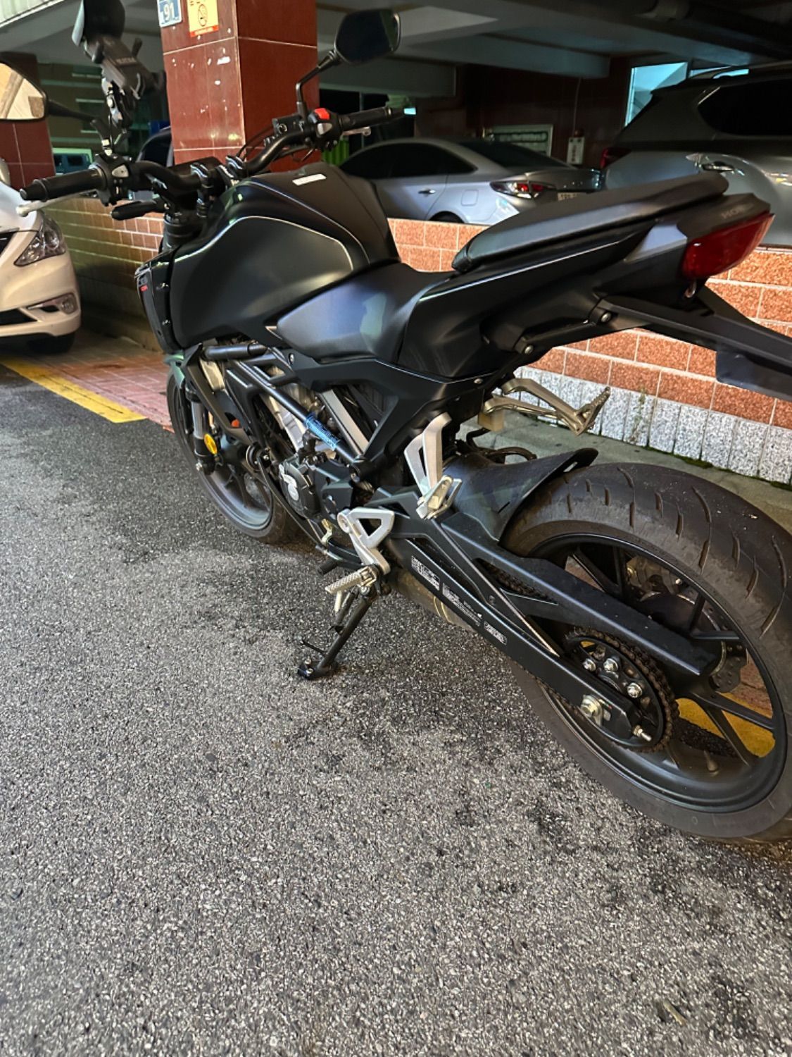 혼다 CB 125 R 4