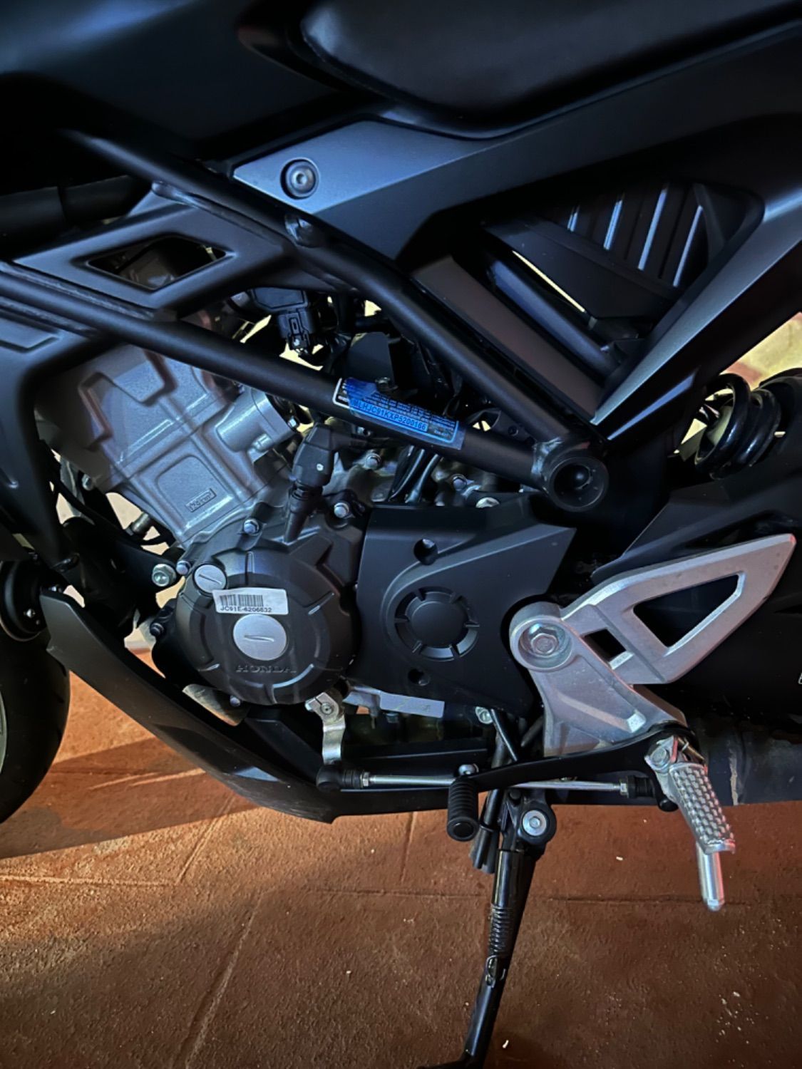 혼다 CB 125 R 9