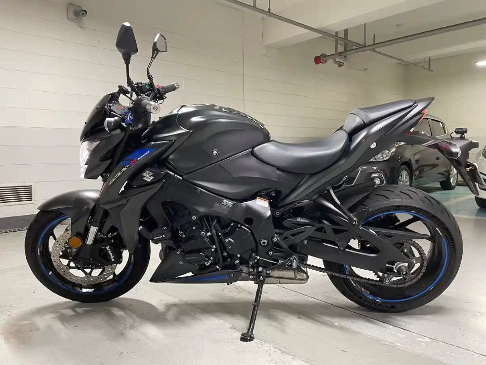 스즈키 GSX S 1000 main