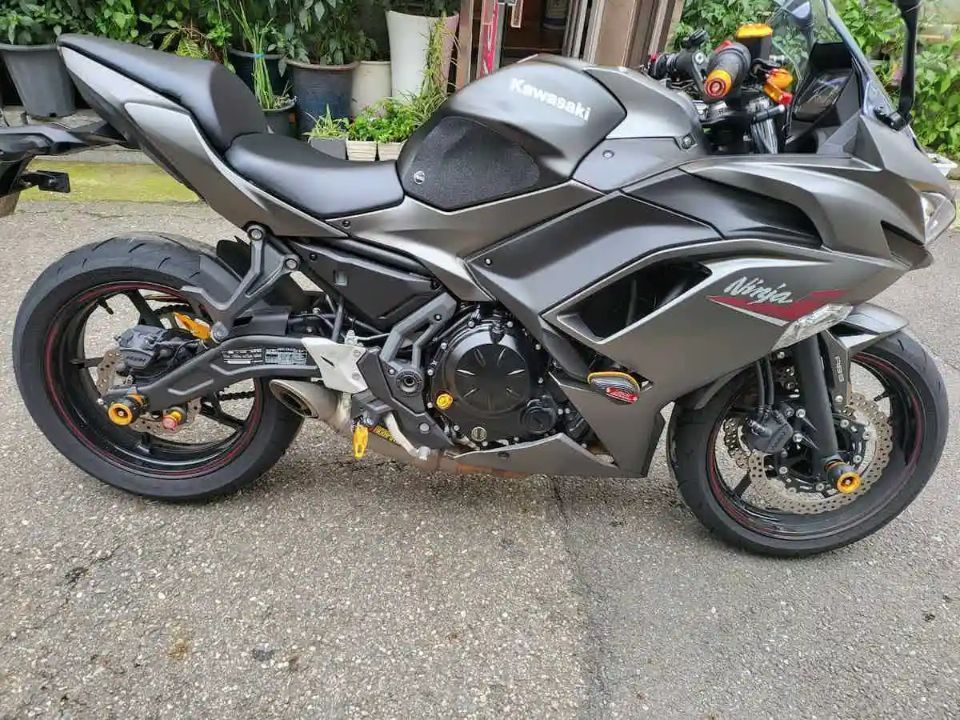 가와사키 닌자 650 main