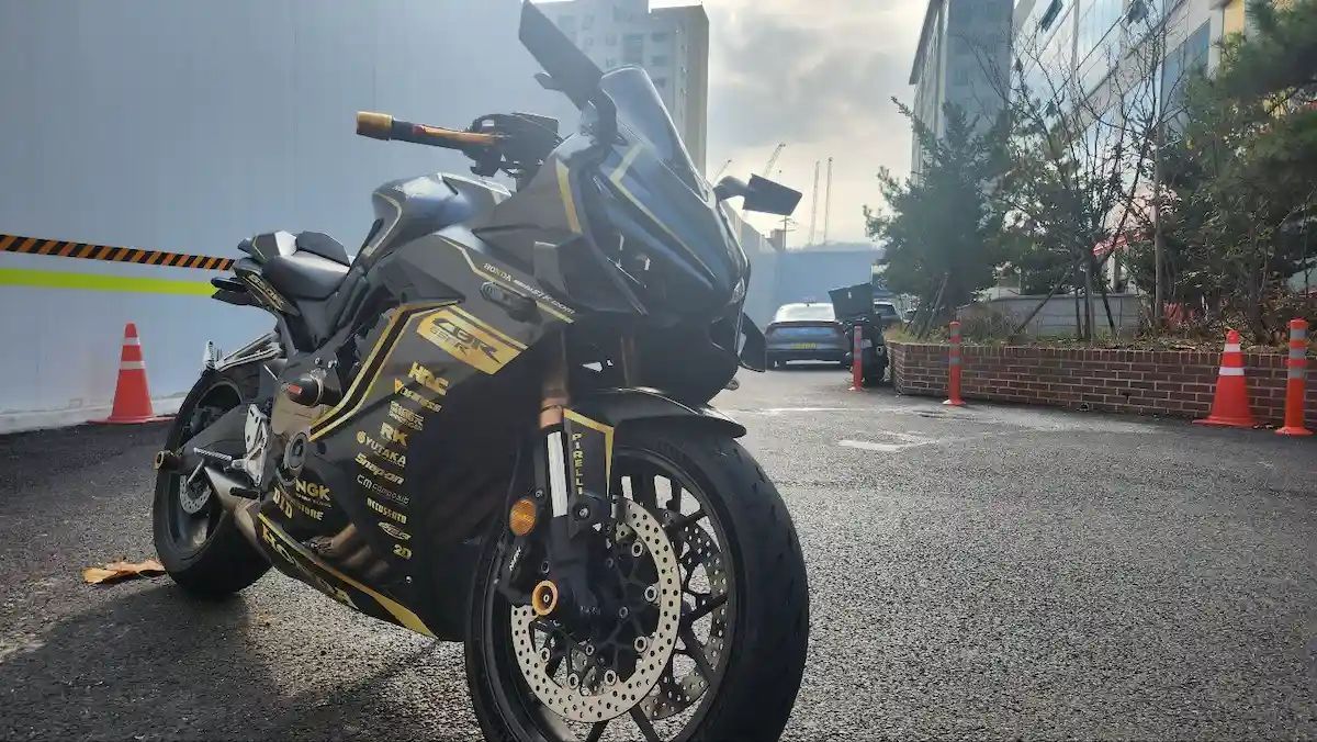 혼다 CBR 650 R MT main