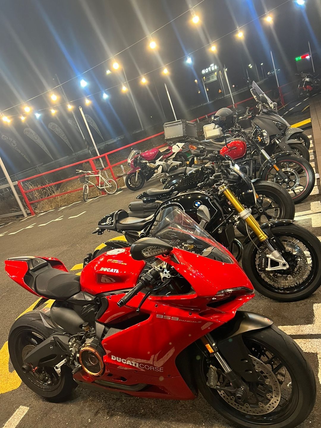 두카티 959 파니갈레 more